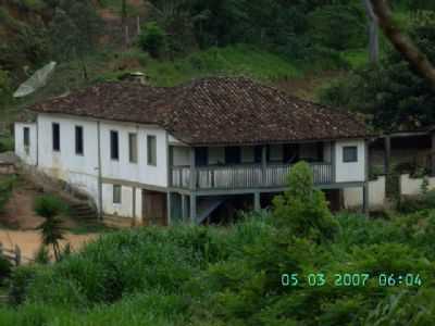 FAZENDA CENTENRIA EM CNEGO JOO PIO, POR DOMINGOS SVIO SOARES - CNEGO JOO PIO - MG