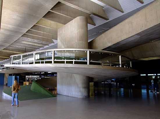 CONFINS-MG-INTERIOR DO AEROPORTO TANCREDO NEVES-FOTO:JOSE GUSTAVO ABREU MURTA  - CONFINS - MG