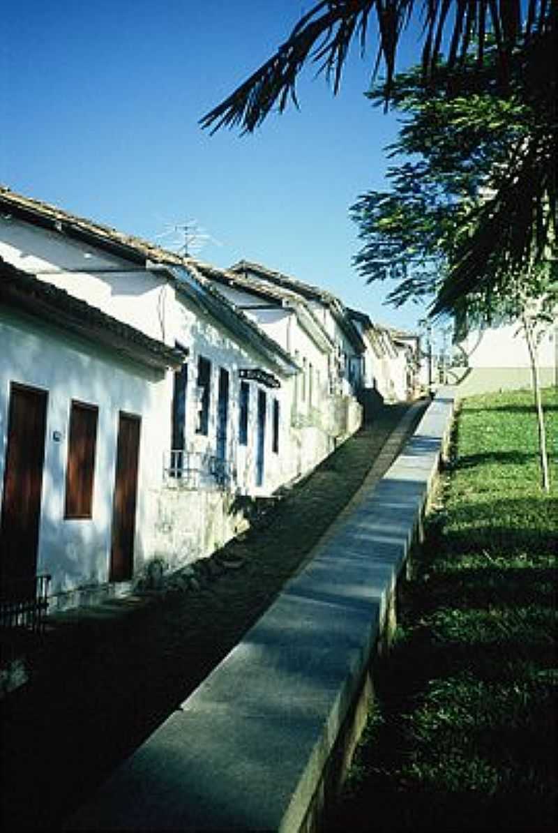 CONGONHAS-MG-BECO DOS CANUDOS,ANTIGA POUSADA DOS ROMEIROS,HOJE MERCADO DE ARTESANATO-FOTO:PT.WIKIPEDIA.ORG - CONGONHAS - MG