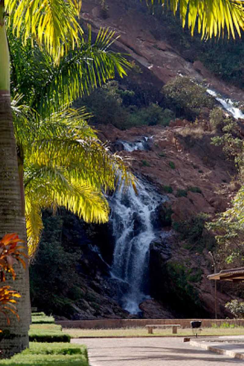 CONGONHAS-MG-CACHOEIRA NO ENTORNO DA CIDADE-FOTO:CHARLIE STYFORLAMBER - CONGONHAS - MG