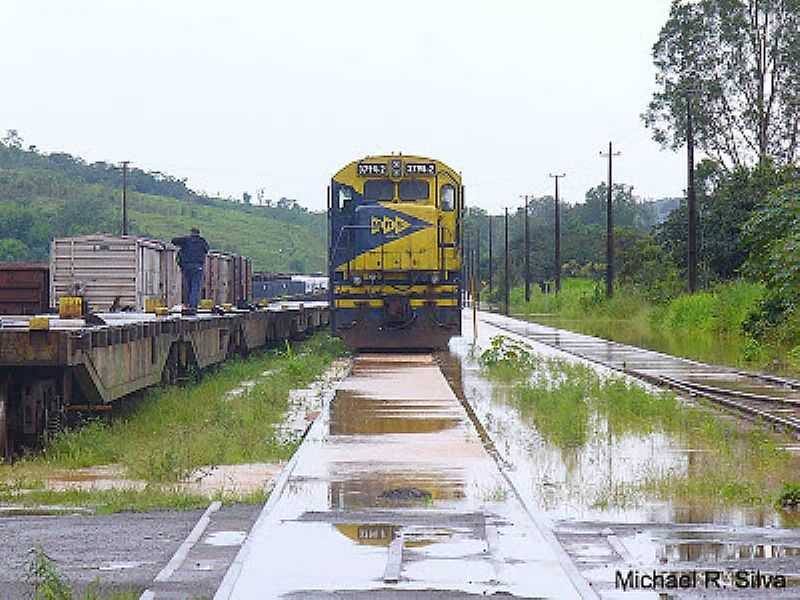 CONGONHAS-MG-FERROVIA DA CIDADE-FOTO:CHARLIE STYFORLAMBER - CONGONHAS - MG