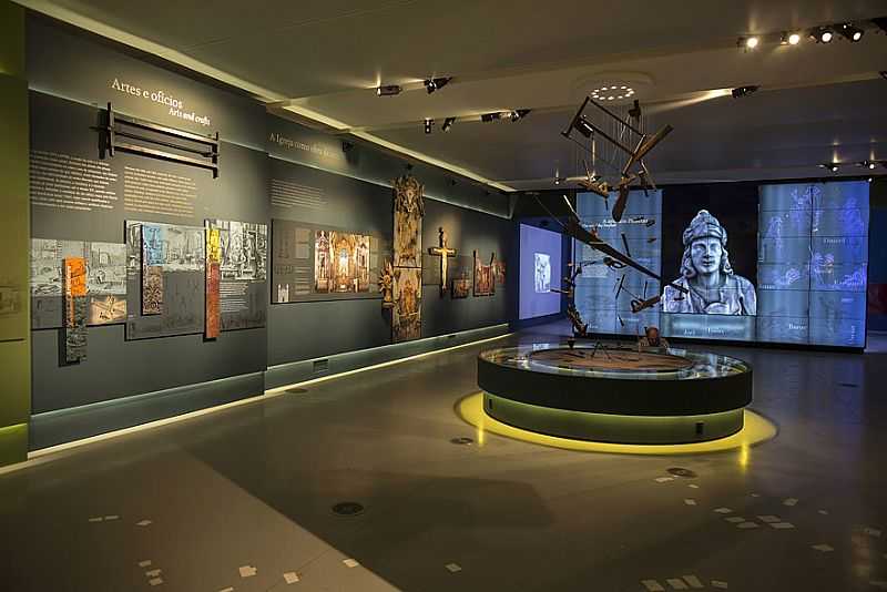 CONGONHAS-MG-SALA DE EXPOSIO DO MUSEU DE CONGONHAS-FOTO:PORTAL BRASIL - CONGONHAS - MG