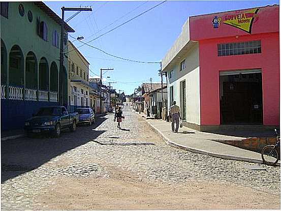 RUA 23 DE MARO-FOTO:IVAN CORREA - CONGONHAS DO NORTE - MG