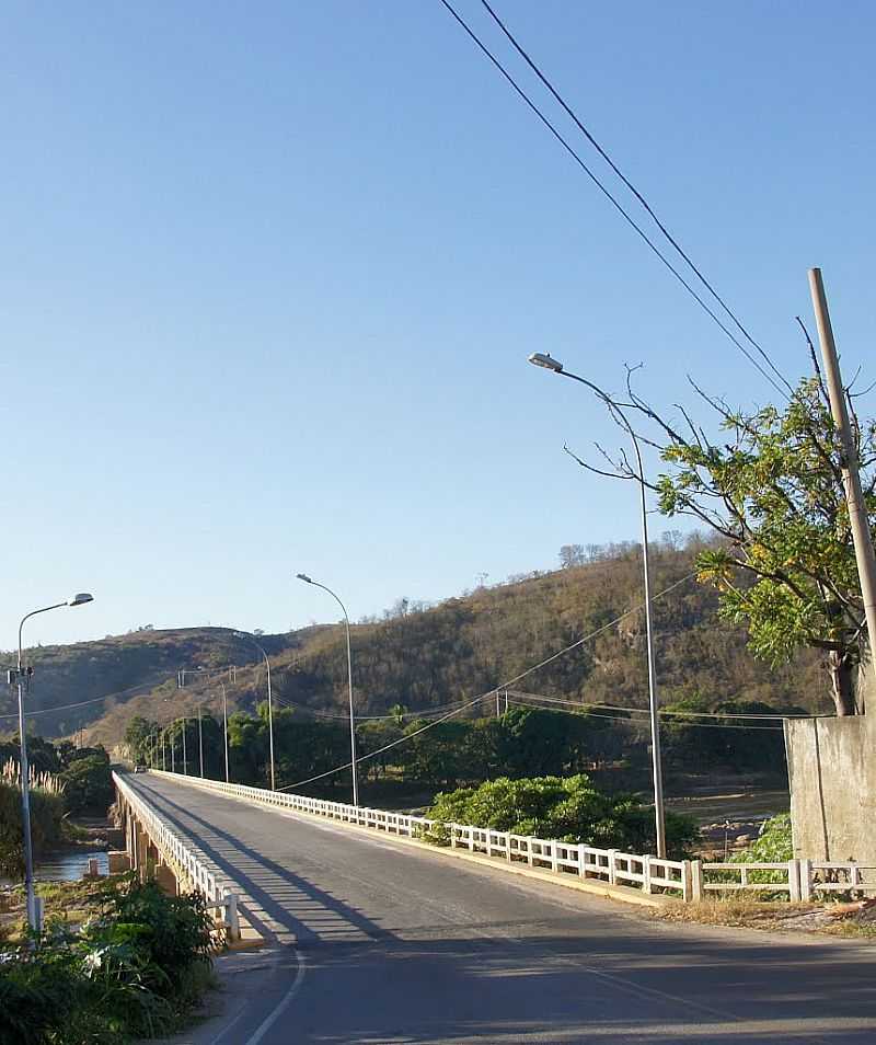 CONSELHEIRO PENA-MG-PONTE SOBRE O RIO DOCE-FOTO:ELPDIO JUSTINO DE ANDRADE - CONSELHEIRO PENA - MG