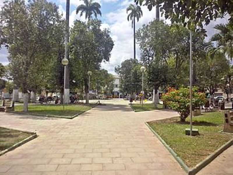 CONSELHEIRO PENA-MG-PRAA DA MATRIZ-FOTO:PT.WIKIPEDIA.ORG - CONSELHEIRO PENA - MG