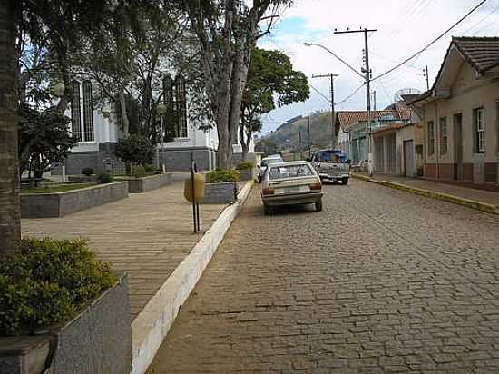 RUA DE CONSOLAO-FOTO:MARAL CARBONERI [PANORAMIO] - CONSOLAO - MG