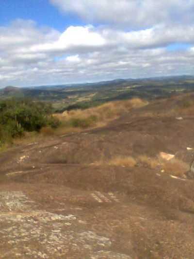 LAJE DO ERMO, POR ADRIANO RIBEIRO - COQUEIRAL - MG