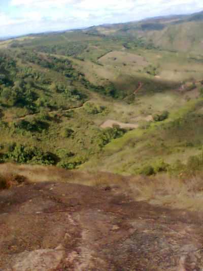 LAJE DO ERMO, POR ADRIANO RIBEIRO - COQUEIRAL - MG