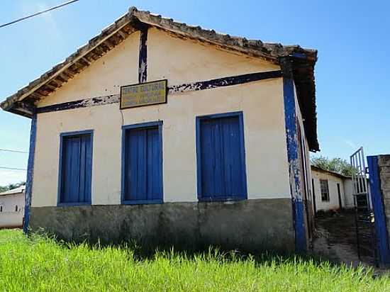 ANTIGA ESCOLA NA VILA DE SO JOAQUIM EM CORAO DE JESUS-MG-FOTO:ANTONIO DE ANDRADE - CORAO DE JESUS - MG