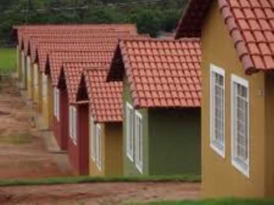 CONJUNTO DE CASAS POPULARES, POR MADELEINE - CORAO DE JESUS - MG