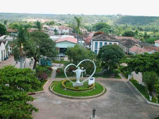 CENTRO ANTIGO, POR MADELEINE - CORAO DE JESUS - MG