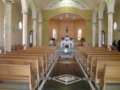 INTERIOR IGREJA, POR CONSUELO RUFINO - CORDISLNDIA - MG