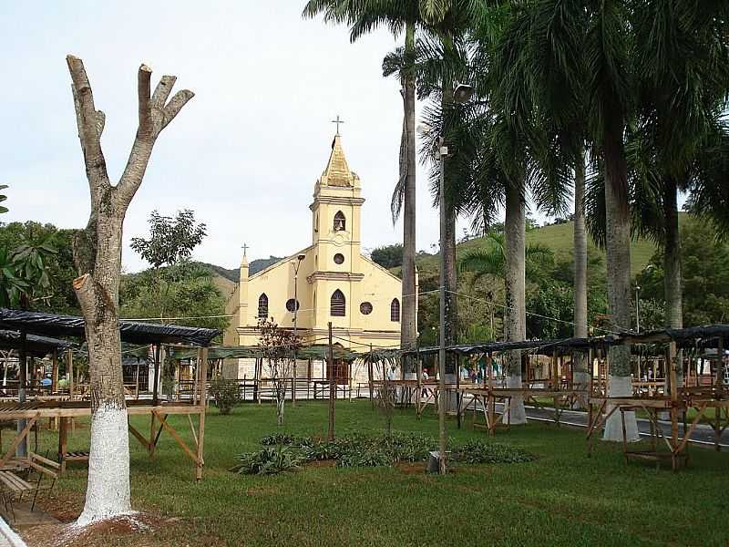 COROACI-MG-PARQUIA DE SANTANA-FOTO:IZAIDES - COROACI - MG