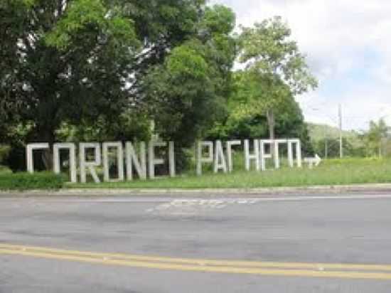TREVO DE ACESSO-FOTO:MONTANHA[PANORAMIO] - CORONEL PACHECO - MG