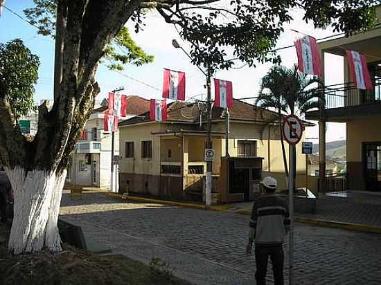 CRREGO DO BOM JESUS-FOTO:MARAL CARBONERI [PANORAMIO] - CRREGO DO BOM JESUS - MG