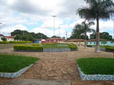 PRAA NA CIDADE DE COUTO, POR FERNANDO AMADOR - COUTO DE MAGALHES DE MINAS - MG