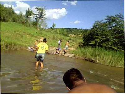 AS CACHUEIRAS DE CRISOLITA, POR JOAO VIANA - CRISLITA - MG