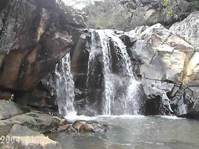 CACHOEIRA DO CORREGO CONTENDAS, POR ALEXANDRE BORGES LOPES - CRISTLIA - MG