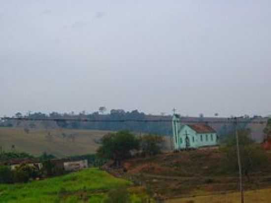 PAISAGEM DA RODOVIA-FOTO:MONTANHA[PANORAMIO] - CRUCILNDIA - MG