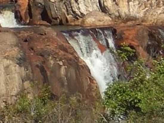 CACHOEIRA DA MELITA-FOTO:WEMERSON PAULINO[PANORAMIO] - CUBAS - MG