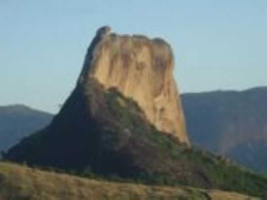 PEDRA PESCOO MOLE, POR ELIANA - CUPARAQUE - MG