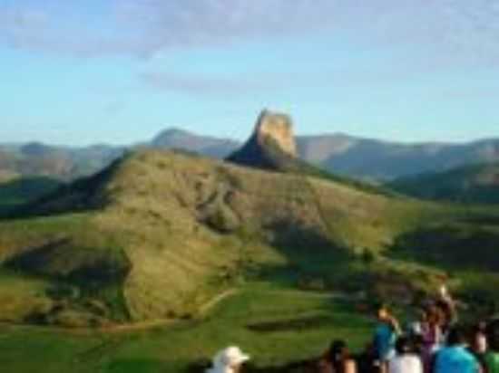 VISTA DA PEDRA DE SANTA LUZIA, POR ELIANA - CUPARAQUE - MG