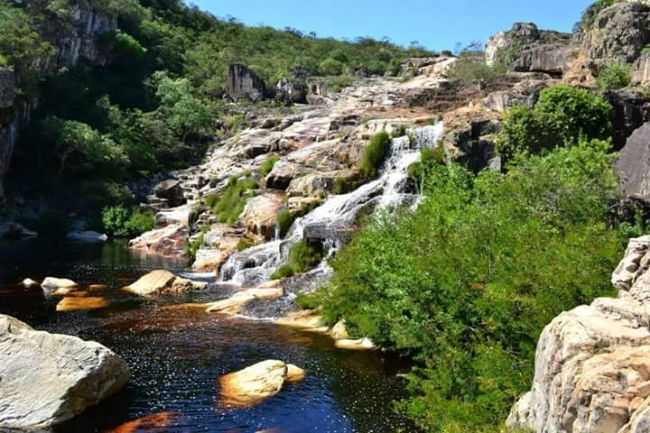 CACHOEIRA DO RIO CURIMATAI EM CURIMATAI, DISTRITO DE BUENPOLIS MG., POR LILIAN PAULA - CURIMATA - MG