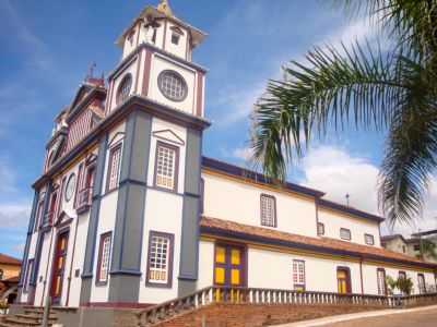 IGREJA DO DIVINO, POR UREA MARIA  - DATAS - MG