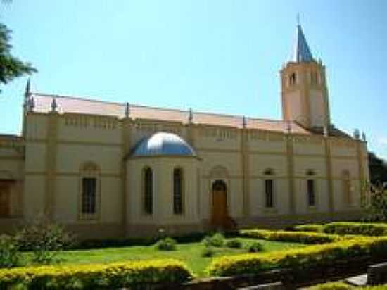 LATERAL E JARDIM DA IGREJA MATRIZ-FOTO:ALEXANDRE BONACINI [PANORAMIO] - DELFINPOLIS - MG