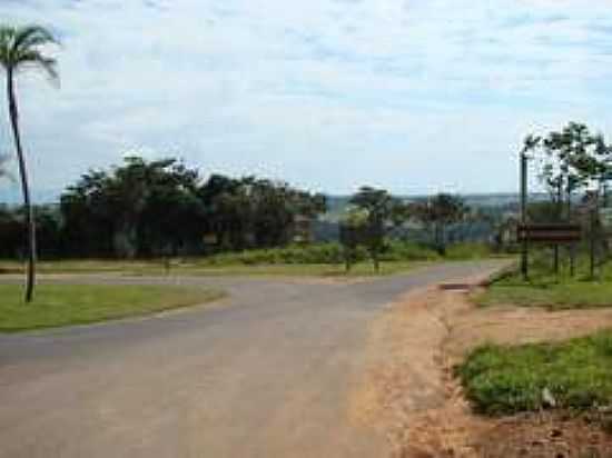 TREVO DE ACESSO-FOTO:ALEXANDRE BONACINI [PANORAMIO] - DELFINPOLIS - MG