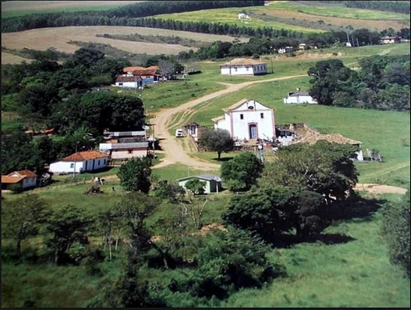 DESEMBOQUE-MG-VISTA DO DISTRITO-FOTO:RESGATECARMICODOBRASIL.BLOGSPOT.COM  - DESEMBOQUE - MG