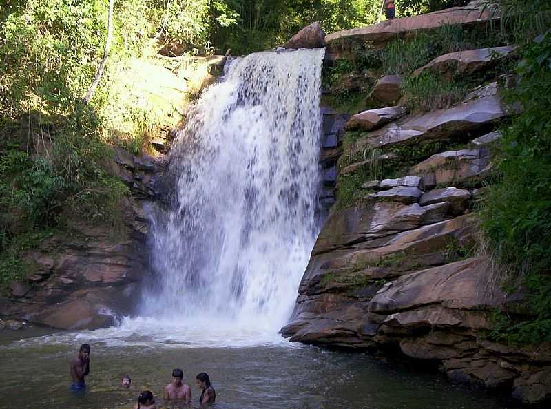 DIONSIO-MG-CACHOEIRA DO RIBEIRO MOMBAA-FOTO:PAULO MIRANDA PEREIRA - DIONSIO - MG