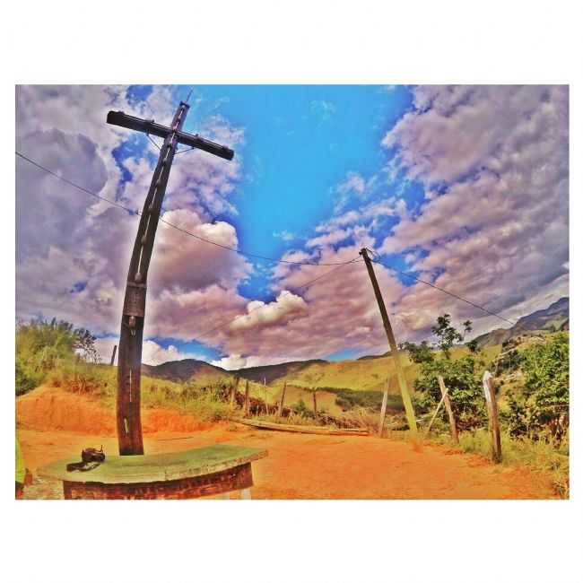 CRUZEIRO EM DIONISIO, POR CARLA BORGES - DIONSIO - MG