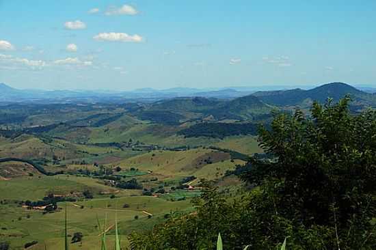 SERRA-FOTO:RAINERIO [PANORAMIO] - DIVINSIA - MG