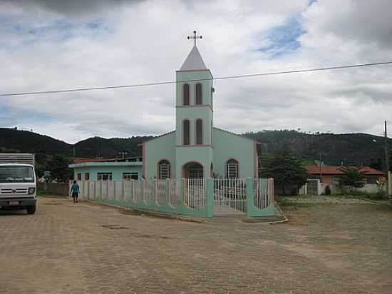 IGREJA DE MACEDNIA-FOTO:CRISTIANO GREGORIO D [PANORAMIO] - DIVINO DAS LARANJEIRAS - MG