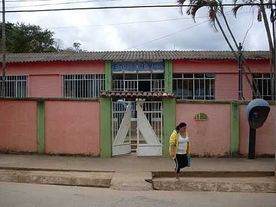 E.M.TITO ALVES PINTO EM DIVINOLNDIA DE MINAS-FOTO:HENRIQUEBELZONTE - DIVINOLNDIA DE MINAS - MG