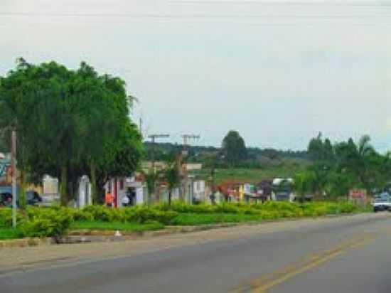 CASAS S MARGENS DA RODOVIA-FOTO:PEDRO PAULO - DIVISA ALEGRE - MG