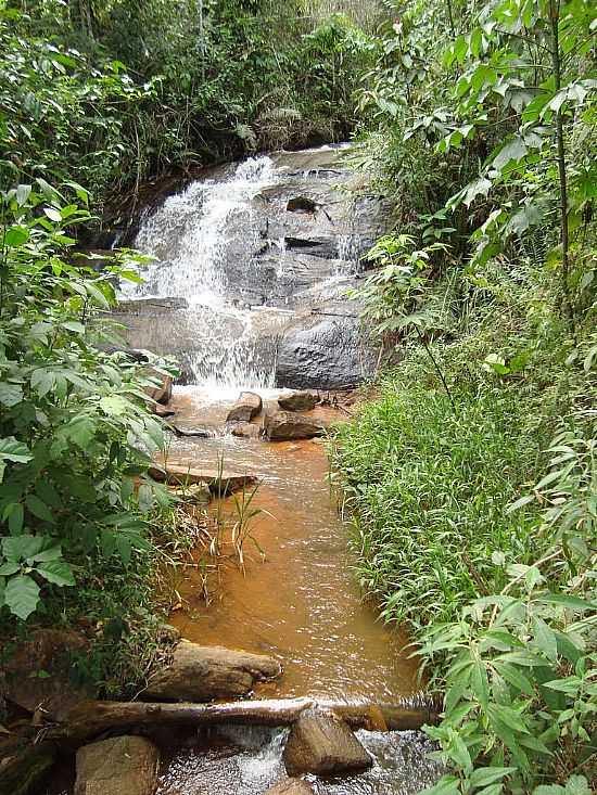 DORES DE GUANHES-MG-CACHOEIRA DA SERRA-FOTO:RENAN RAMOS - DORES DE GUANHES - MG