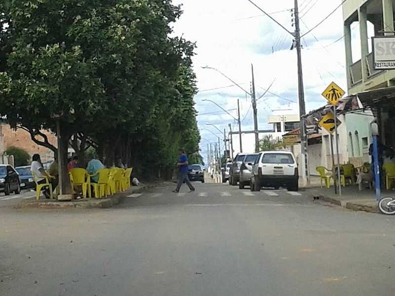 AV. MAGALHES PINTO - SO SEBASTIO
FOTO: JONAS NOGUEIRA - DORES DO INDAI - MG