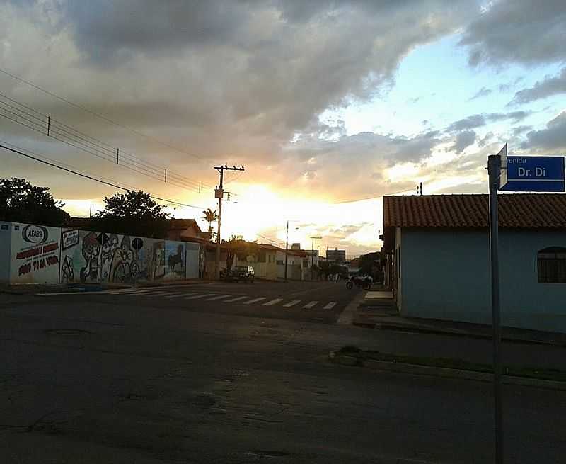 PR DO SOL - EM DORES DO INDAI
FOTO: SORAYA SILVA - DORES DO INDAI - MG