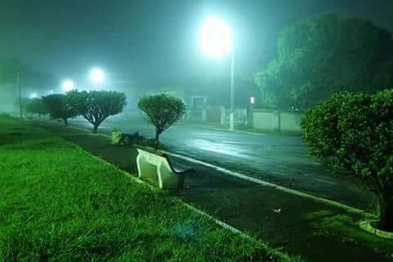 PRAA DA ESTAO - MANH COM NEBLINA
FOTO: MARCOS PAULO RIBEIRO - DORES DO INDAI - MG