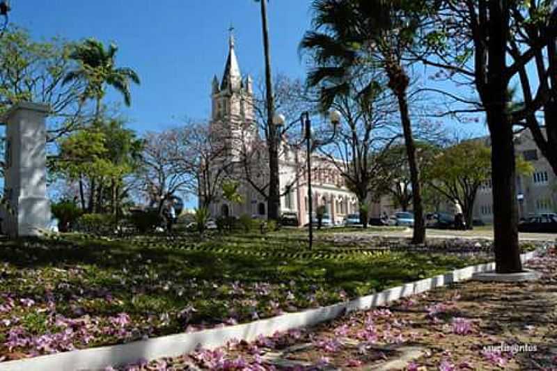 DORES DO INDAI-MG-PRAA DA MATRIZ-FOTO:SUELI SANTOS-FACEBOOK - DORES DO INDAI - MG