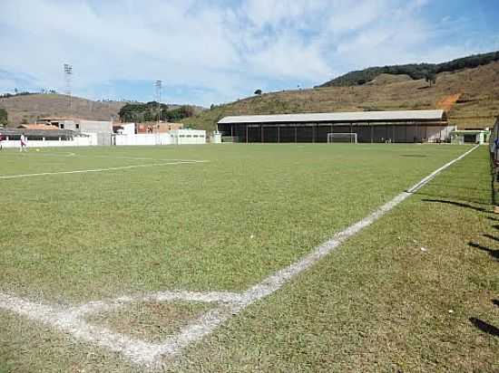 CAMPO DE FUTEBOL EM DORES DO TURVO-MG-FOTO:ANTRBNS - DORES DO TURVO - MG