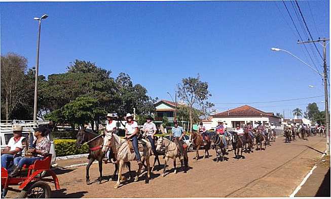 TRADICIONAL CAVALGADA DO DISTRITO, POR DOURADINHO ACONTECE - DOURADINHO - MG