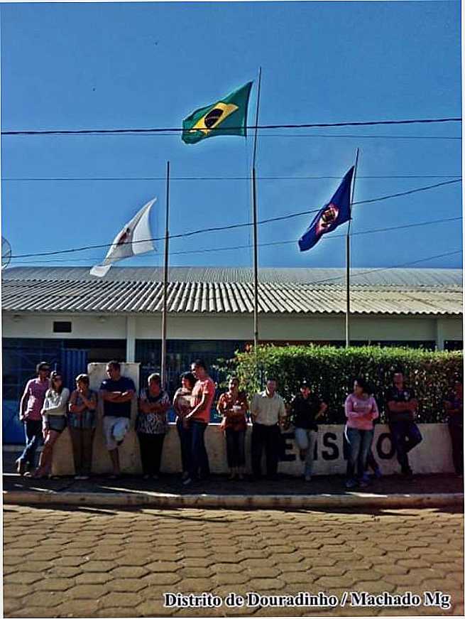 ESCOLA ESTADUAL DE DOURADINHO, POR RICARDO CELSO DE SOUZA - DOURADINHO - MG