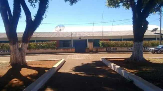 ESCOLA ESTADUAL DE DOURADINHO, POR RICARDO CELSO DE SOUZA - DOURADINHO - MG