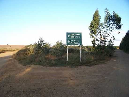 TREVO DE ACESSO-FOTO:BRUNO CARVALHO LEAL [PANORAMIO] - EMBOABAS - MG