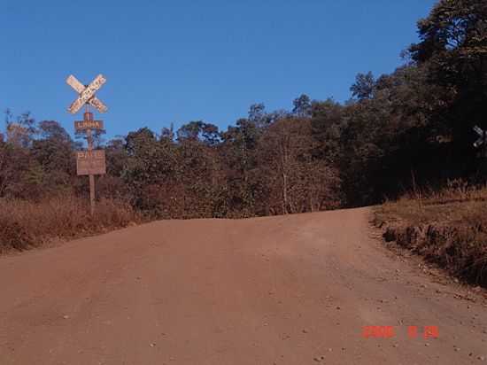 ANTIGA PASSAGEM DE NVEL-FOTO:GERALDO SALOMO [PANORAMIO] - ENGENHEIRO CORREIA - MG