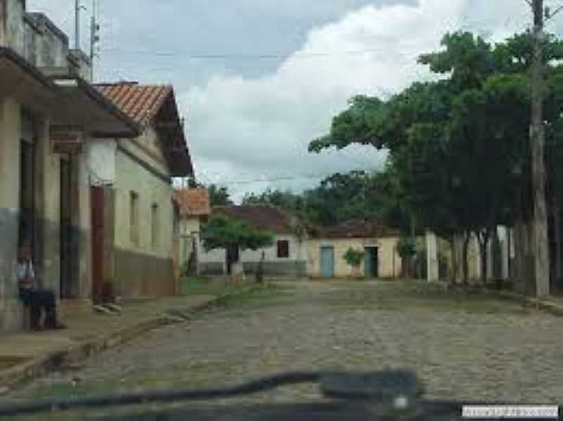 ERMIDINHA-MG-RUA DO POVOADO-FOTO:WWW.MONTESCLAROS.MG.GOV.BR - ERMIDINHA - MG