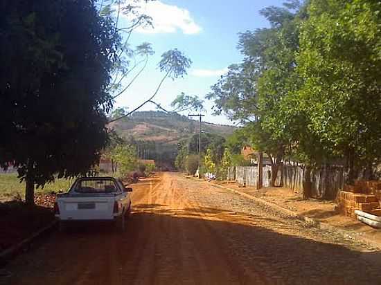 RUA DE ESTEIOS-FOTO: VALDICARVALHO - ESTEIOS - MG